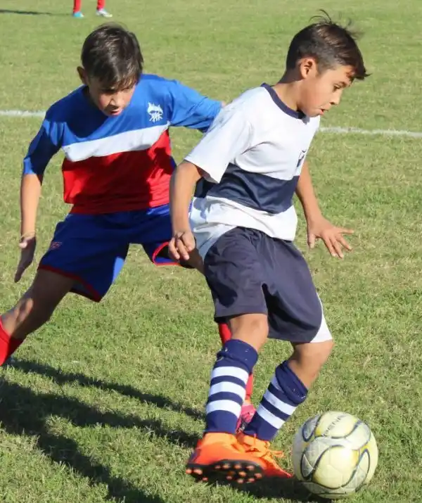 Del Valle le ganó la pulseada a Gimnasia en los infantiles