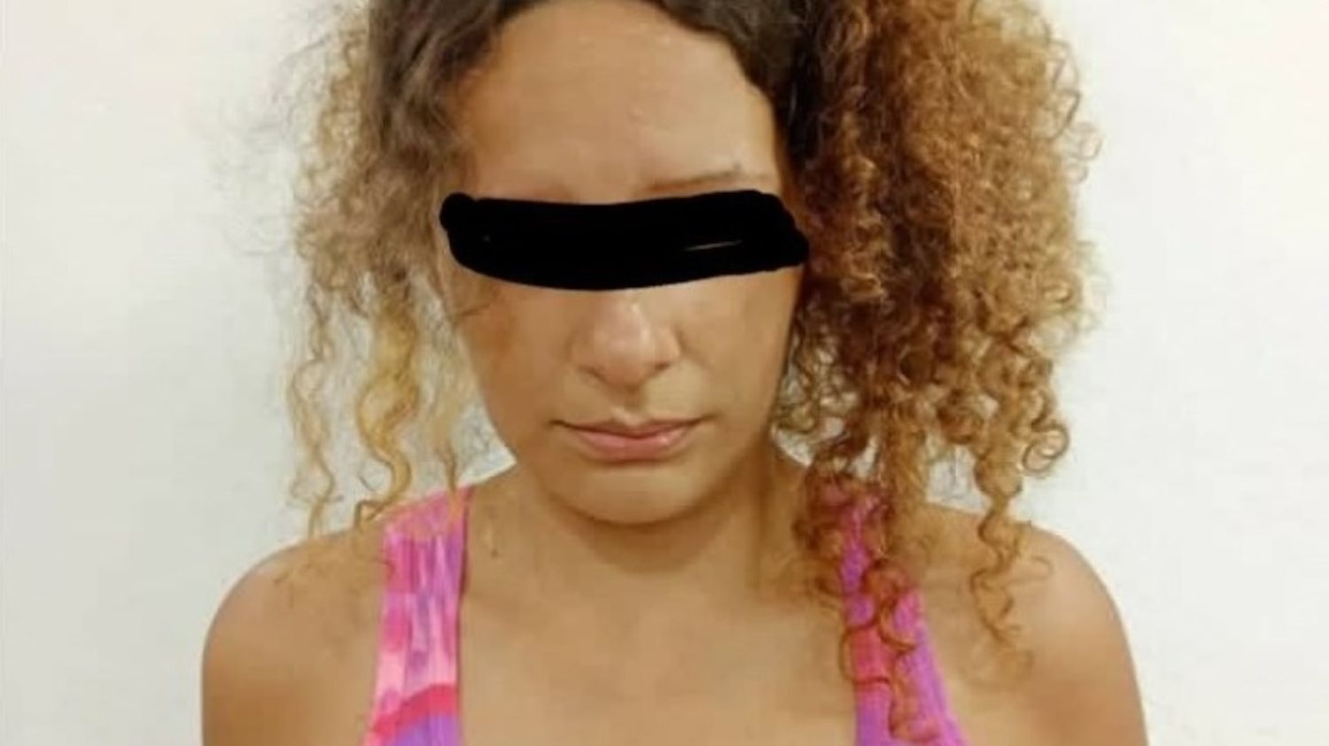 CAPTURADA: madre castigaba a su hijo de 9 años con una cucharilla caliente para corregir su comportamiento
