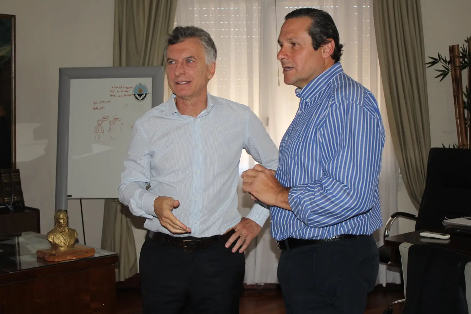 Dolores: El intendente Etchevarren vuelve a convocar una manifestación en favor a Macri