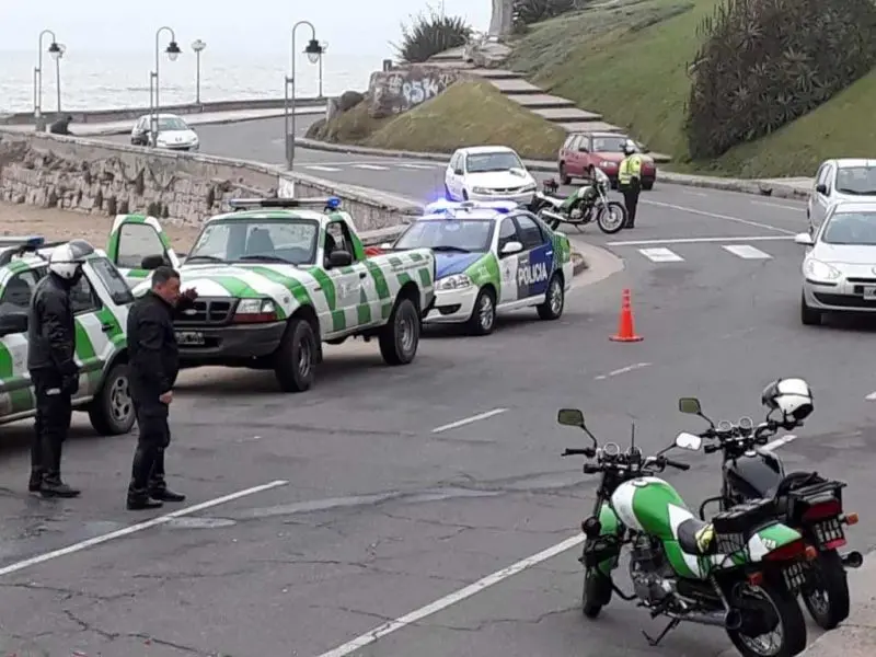 Chocaron dos autos y una moto: todos estaban alcoholizados
