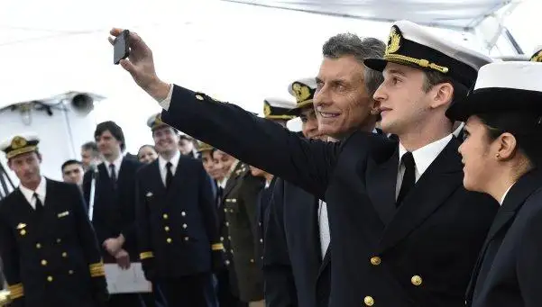 Macri despidió a la Fragata Libertad y recordó cuando la embargaron
