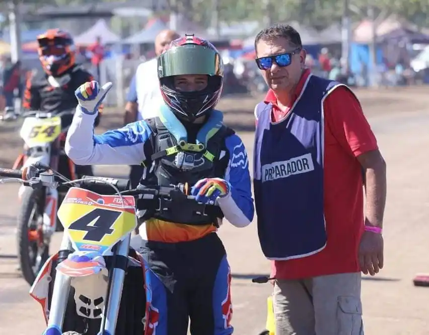 Fierro a la Tabla: Daniel Hauscarriaga impulsa el éxito de sus pilotos en el Certamen Argentino de Motociclismo