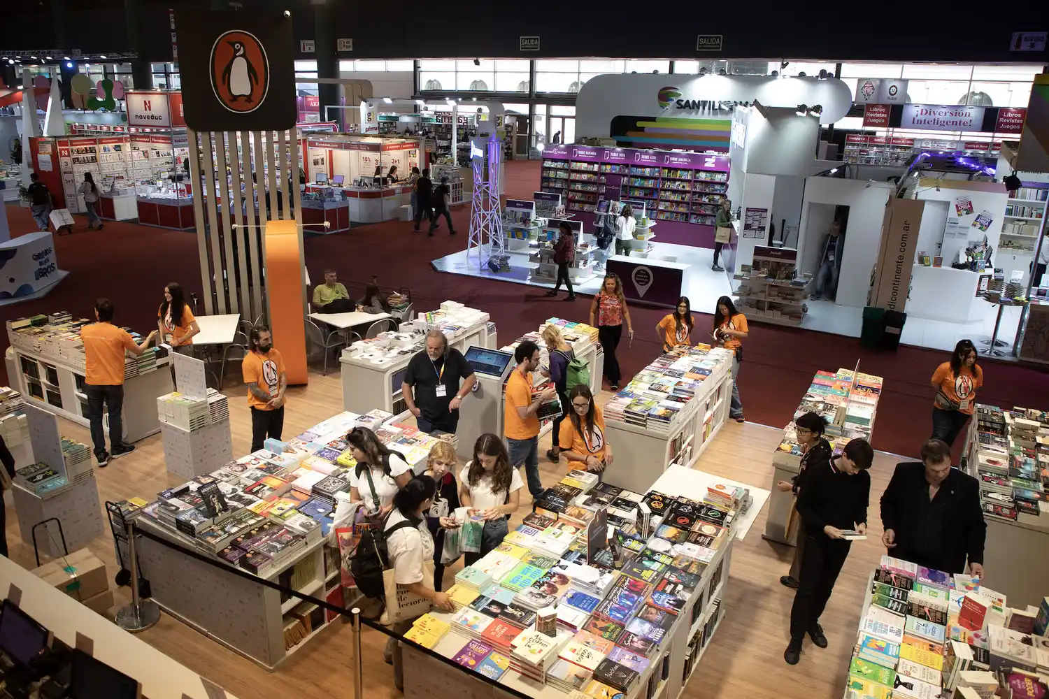 La 49° edición de la Feria Internacional del Libro de Buenos Aires fue inaugurada en el Predio Ferial de La Rural y ya comenzó a ofrecer un vasto programa de actividades culturales, hasta el próximo 12 de mayo.