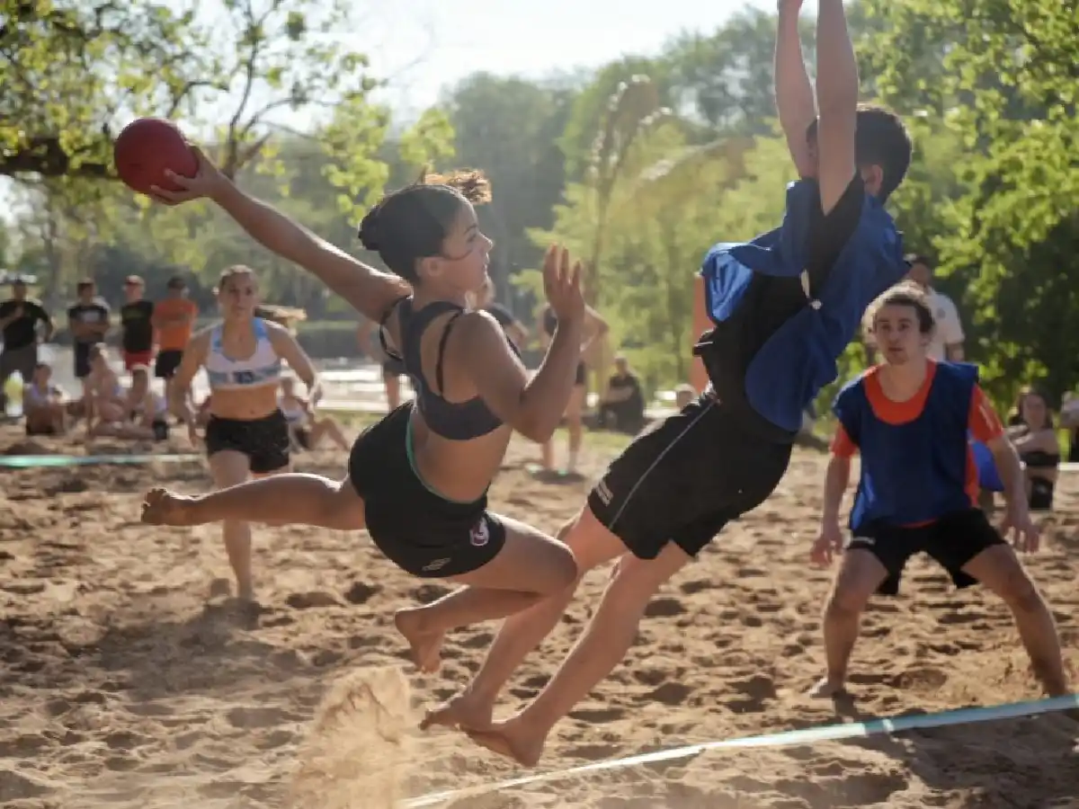 En Arroyito sigue entrenando la selección de beach handball