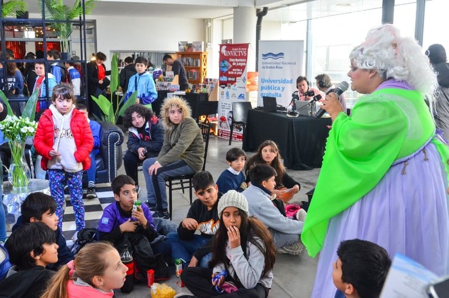 Difunden la grilla y actividades de la Feria del Libro “Paraná Lee”