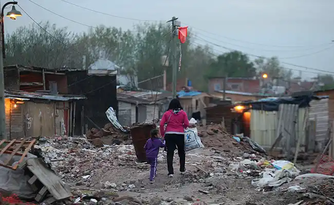 Los distritos bonaerenses con más villas y asentamientos precarios