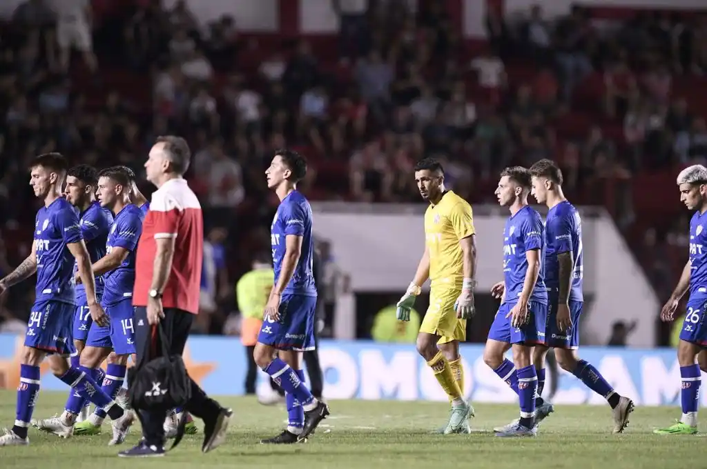 Unión perdió por goleada con Argentinos