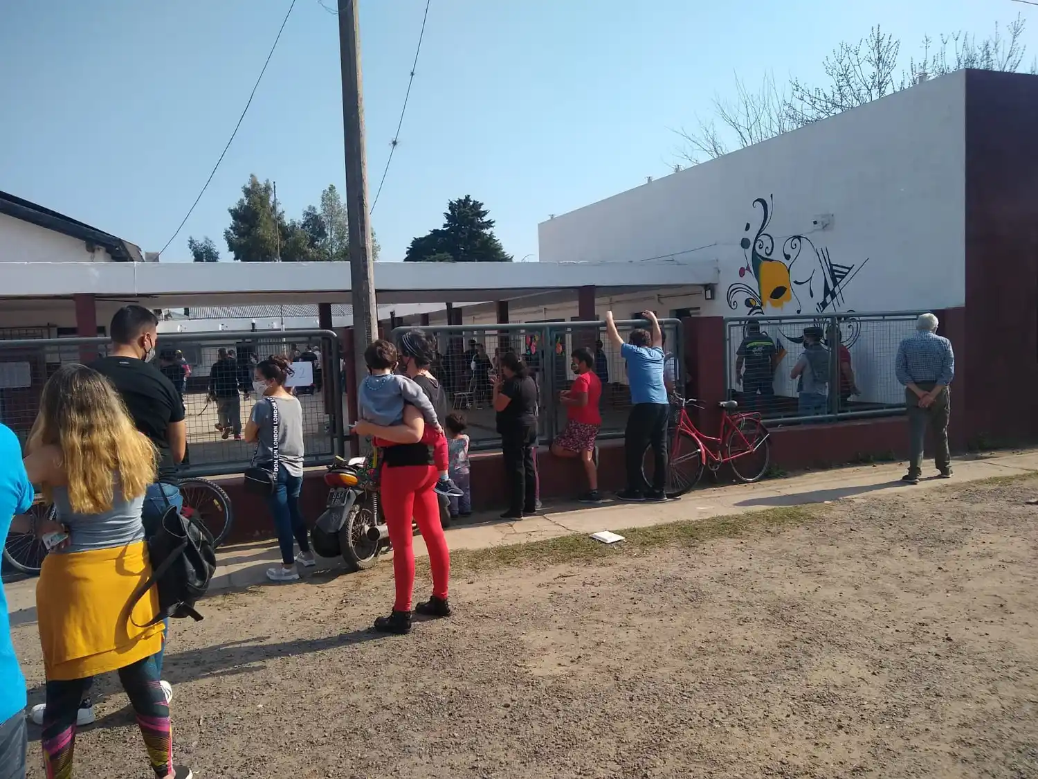 Elecciones 2021: la escuela N°10 está sin electricidad por la tormenta