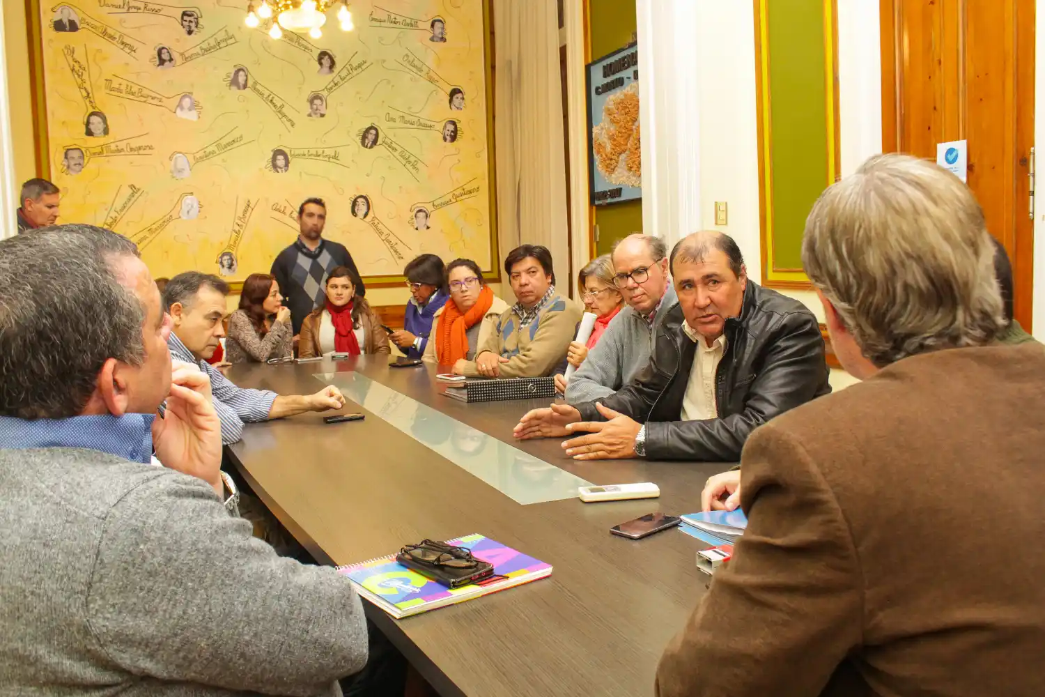 La Municipalidad puso en marcha el plan becario para hijos de empleados estatales