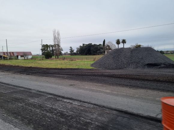 Insólito intento de estafa: ofrecen "casa por casa" pavimentar con "sobrante de ruta 1001"