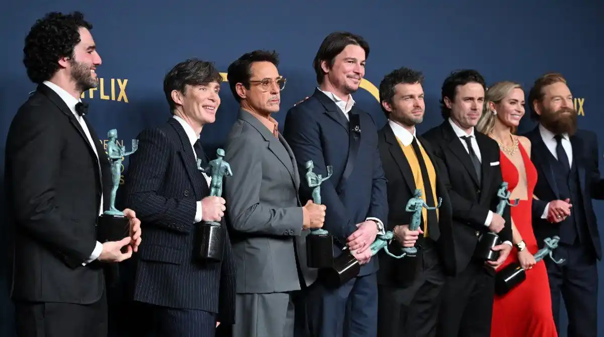 «Oppenheimer» gana el principal premio SAG y los actores celebran éxito de su huelga