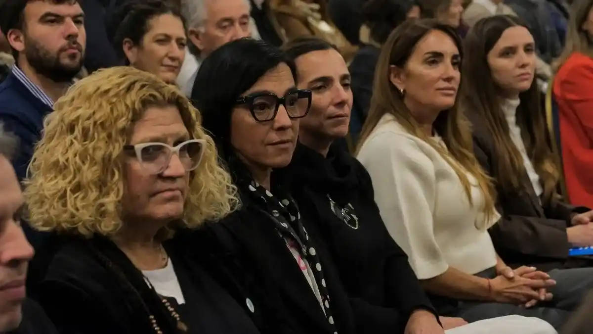 Andrea Cáceres, participó de la firma del acuerdo