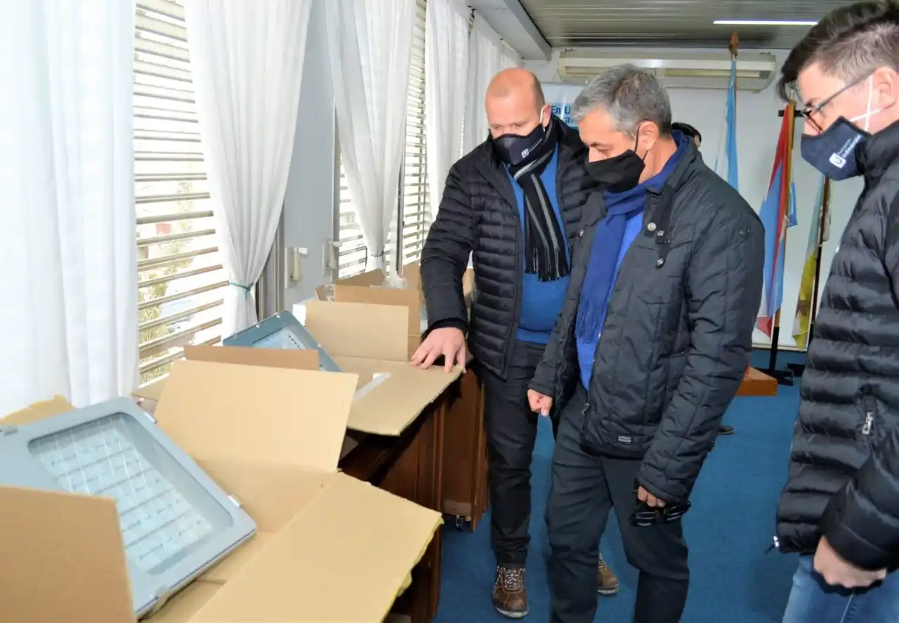 Se realizó la licitación pública para la compra de más luminarias LED