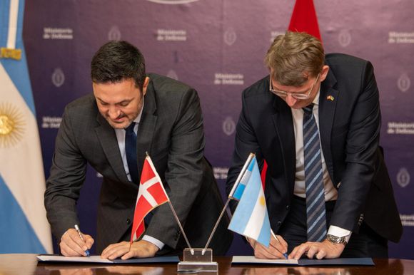 The Argentine Ministry of Defense Formalizes Purchase of Danish F-16 Fighters