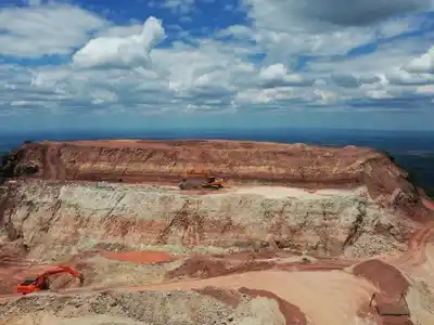 Dónde está y cómo funciona la única mina argentina que exporta cobre a Chile