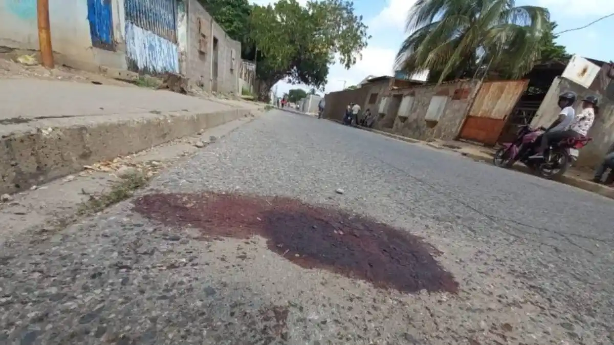 POR ANDAR SIN CASCO policía mató a joven motorizado de 17 años
