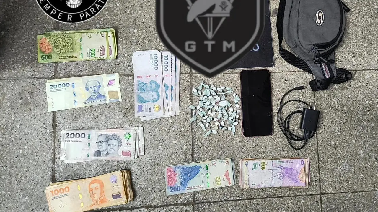 Dos detenidos en zona oeste con 41 envoltorios con cocaína.