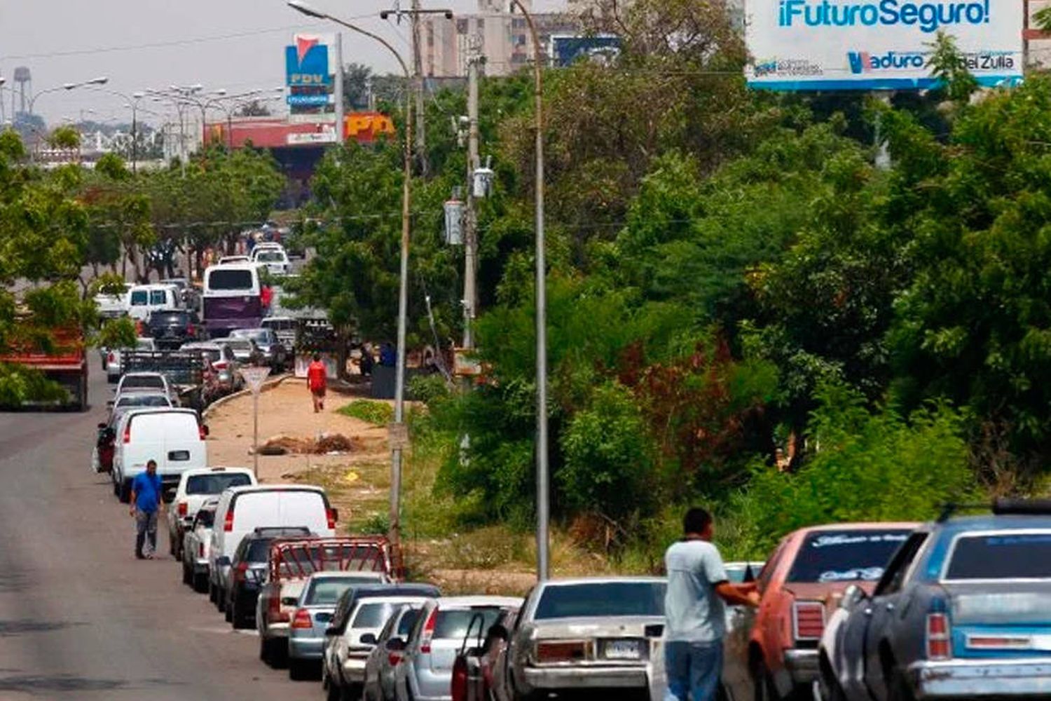 La venta de gasolina el negocio REDONDO de los militares