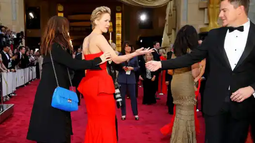 Jennifer Lawrence volvió a caerse en los Premios Oscar