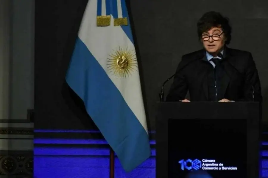 Milei rechazó volver a devaluar y pidió a empresarios: “Vamos, inviertan”