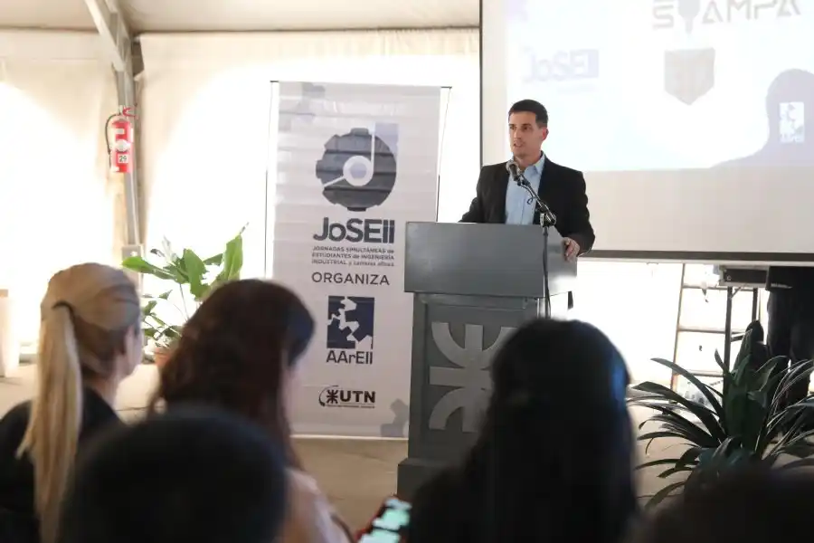 Viotti abrió la 39 Jornada de Estudiantes de Ingeniería Industrial y carreras afines