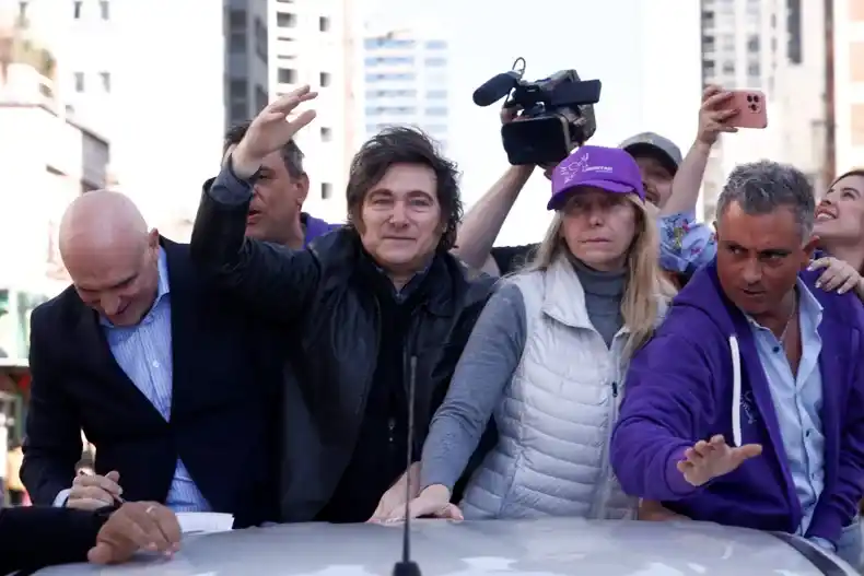 La Justicia ordenó frenar la difusión de los audios atribuidos a Karina Milei