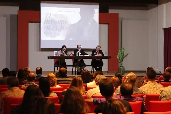 Delcanto presentó su nuevo libro "El hombre oculto" 