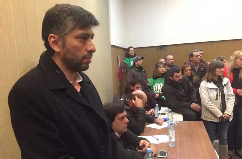 Provincia: "Estamos dispuestos al diálogo, no a la extorsión"