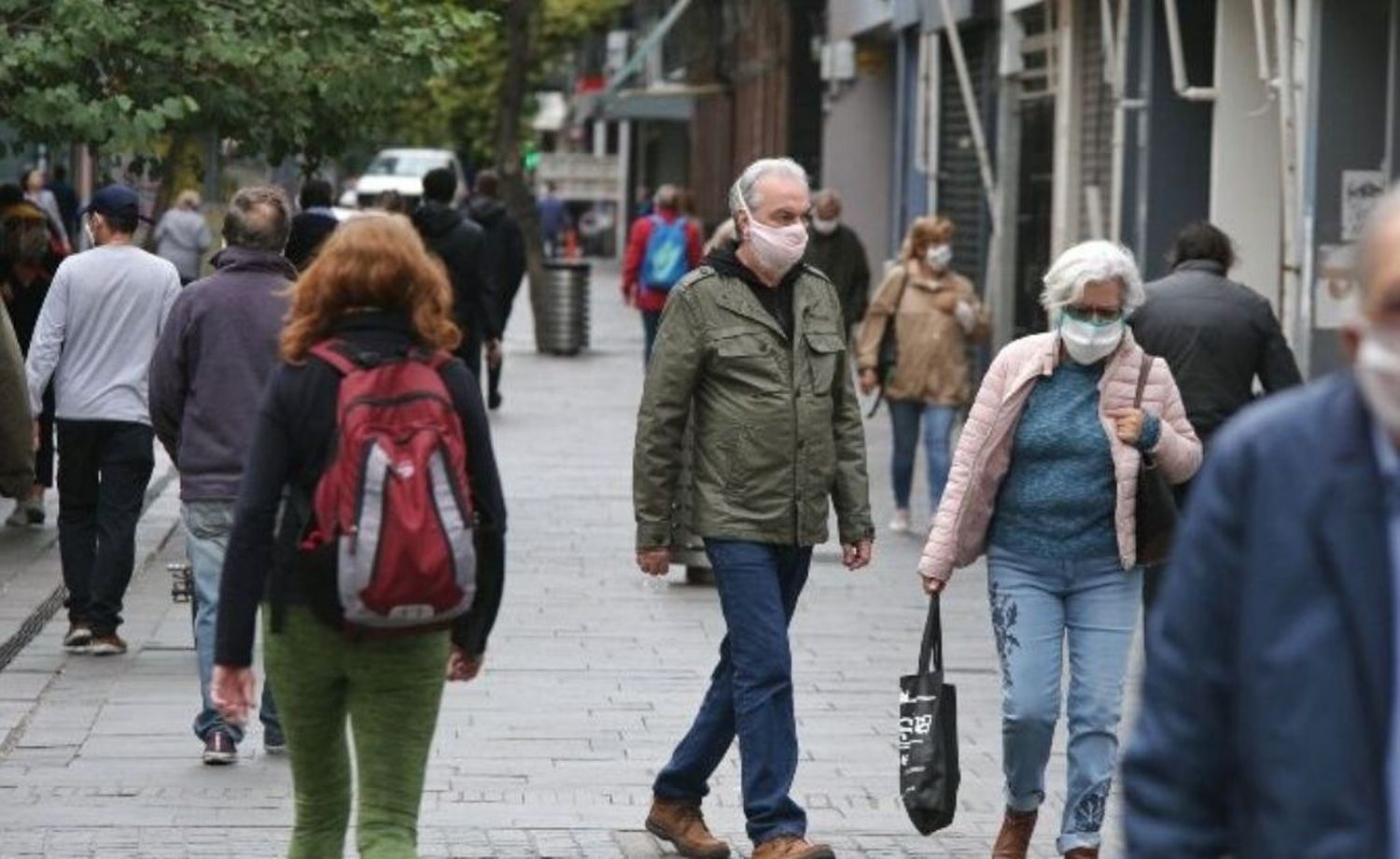 Reabrieron los negocios y creció mucho el movimiento en el centro de Rosario