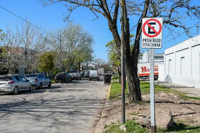 Reorganización del estacionamiento frente al hospital municipal