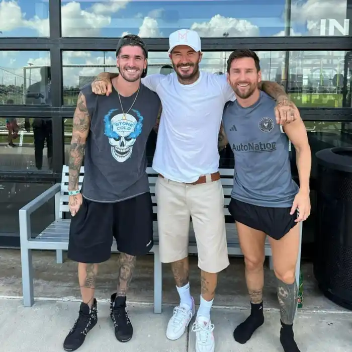 David Beckham junto a Lionel Messi y Rodrigo de Paul