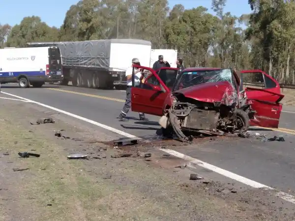 Junín: Atropelló a su mujer, chocó para suicidarse y fue detenido