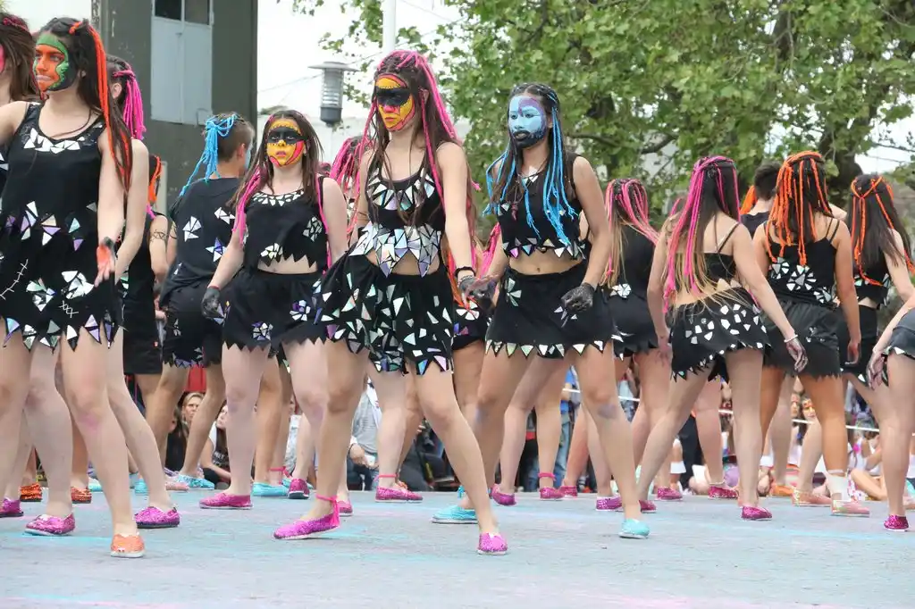 Farándula 2017: Los egresados desplegaron sus producciones en la  muestra artística 