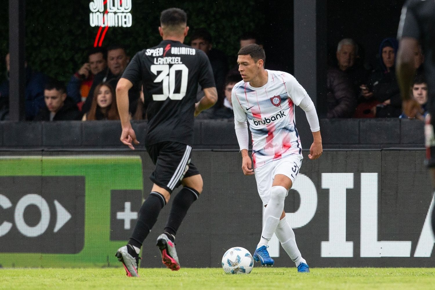 San Lorenzo fue superado por Riestra en el debut