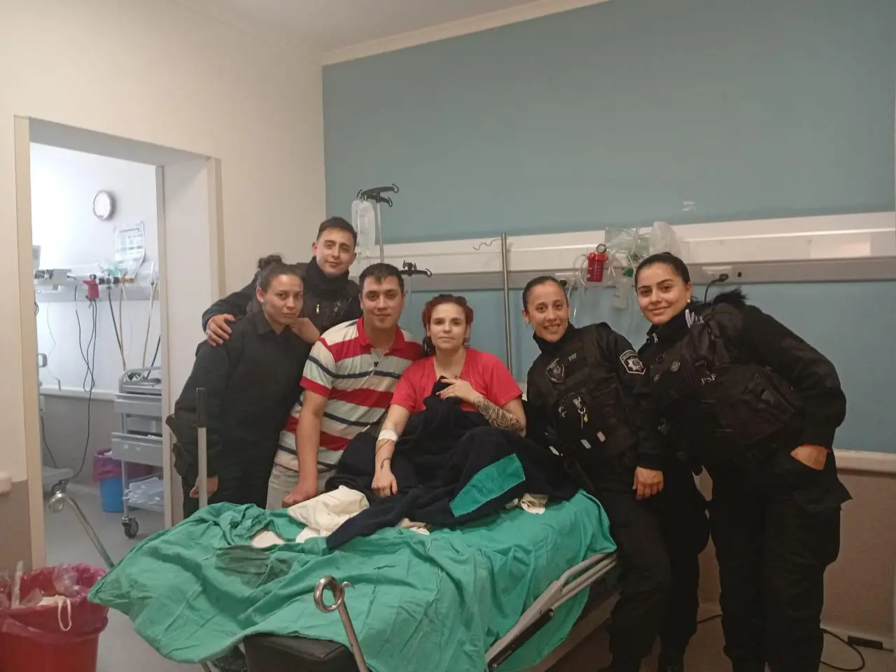 Policías asistieron a una embarazada que iba a dar a luz en la zona sur.