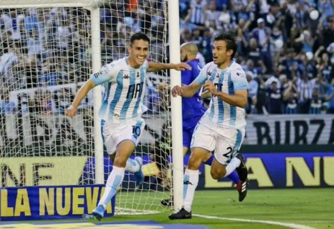 Cvitanich valoró los dos títulos ganados en Racing