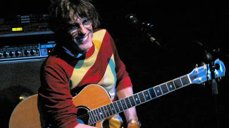 El 8 de febrero de 2012, tras un año de batallar contra un cáncer de pulmón, murió Luis Alberto Spinetta.