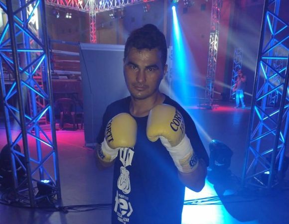 Miguel Correa peleó por la televisión nacional y cosechó un empate