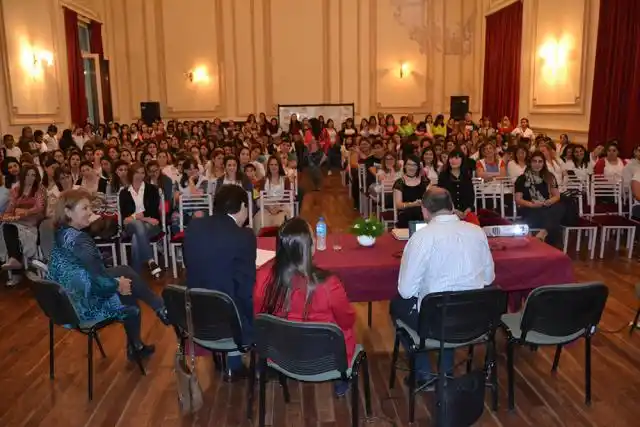 “Formando docentes, ampliando derechos”