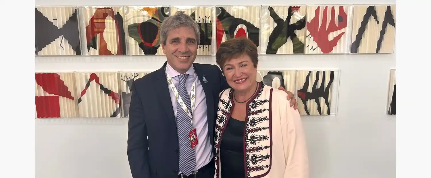 Luis Caputo y Kristalina Georgieva se encontraron en el G20 de Brasil.