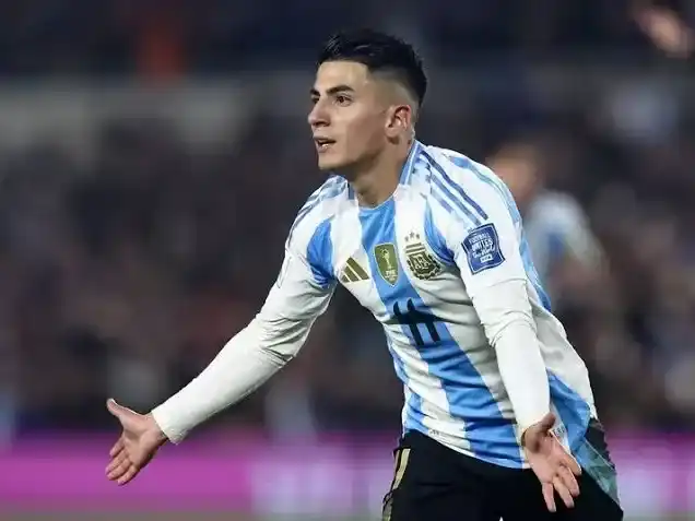 El futbolista, de 25 años, tiene previsto definir su futuro una vez finalizada su participación con la Selección Argentina en la Copa del Mundo