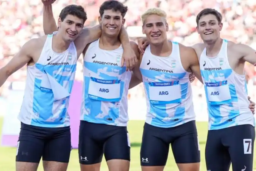 Tomás Mondino logró la medalla bronce con la posta 4×100