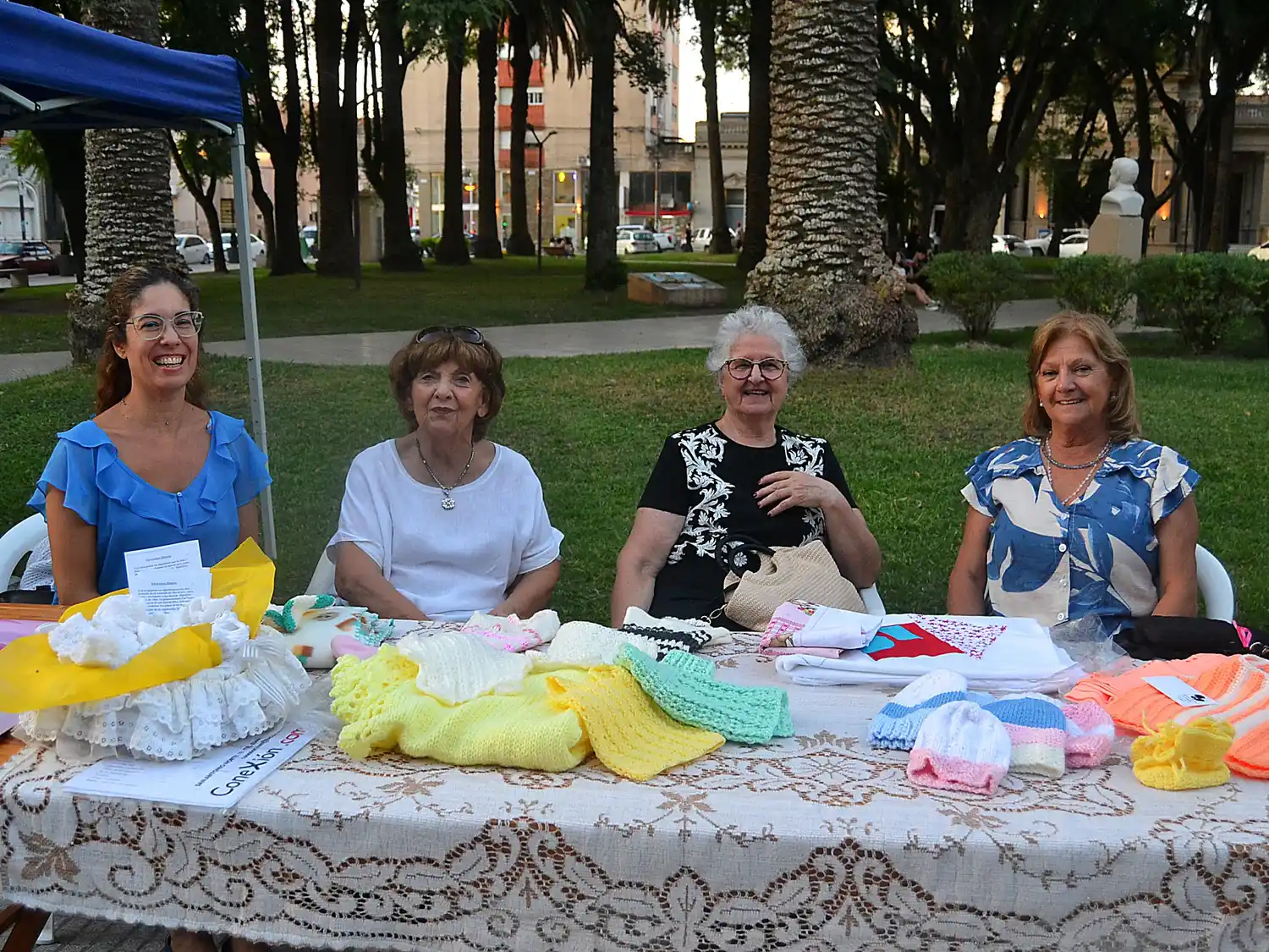 Miembros de la institución exhibieron en plaza Constitución algunas de las tareas que realizan.