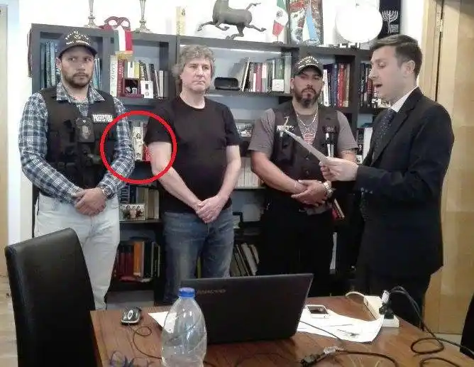La “mini Cristina” que Boudou tenía en su biblioteca