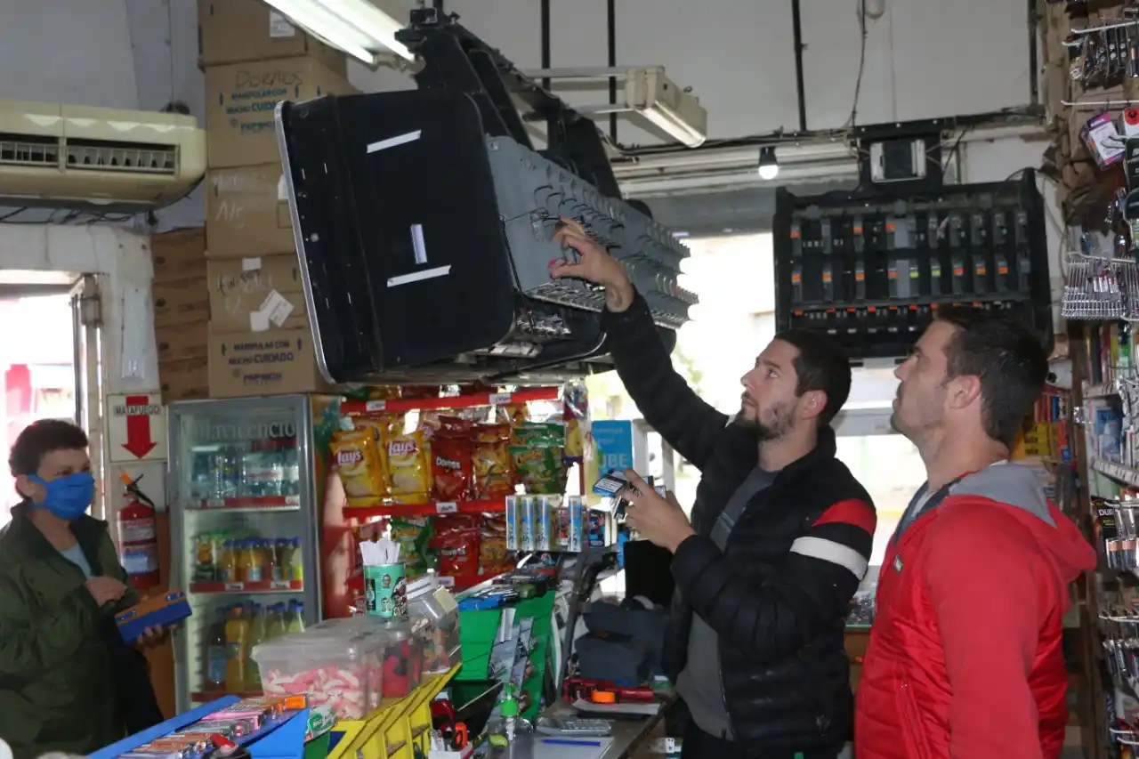 La ciudad, sin cigarrillos: La emergencia de los fumadores