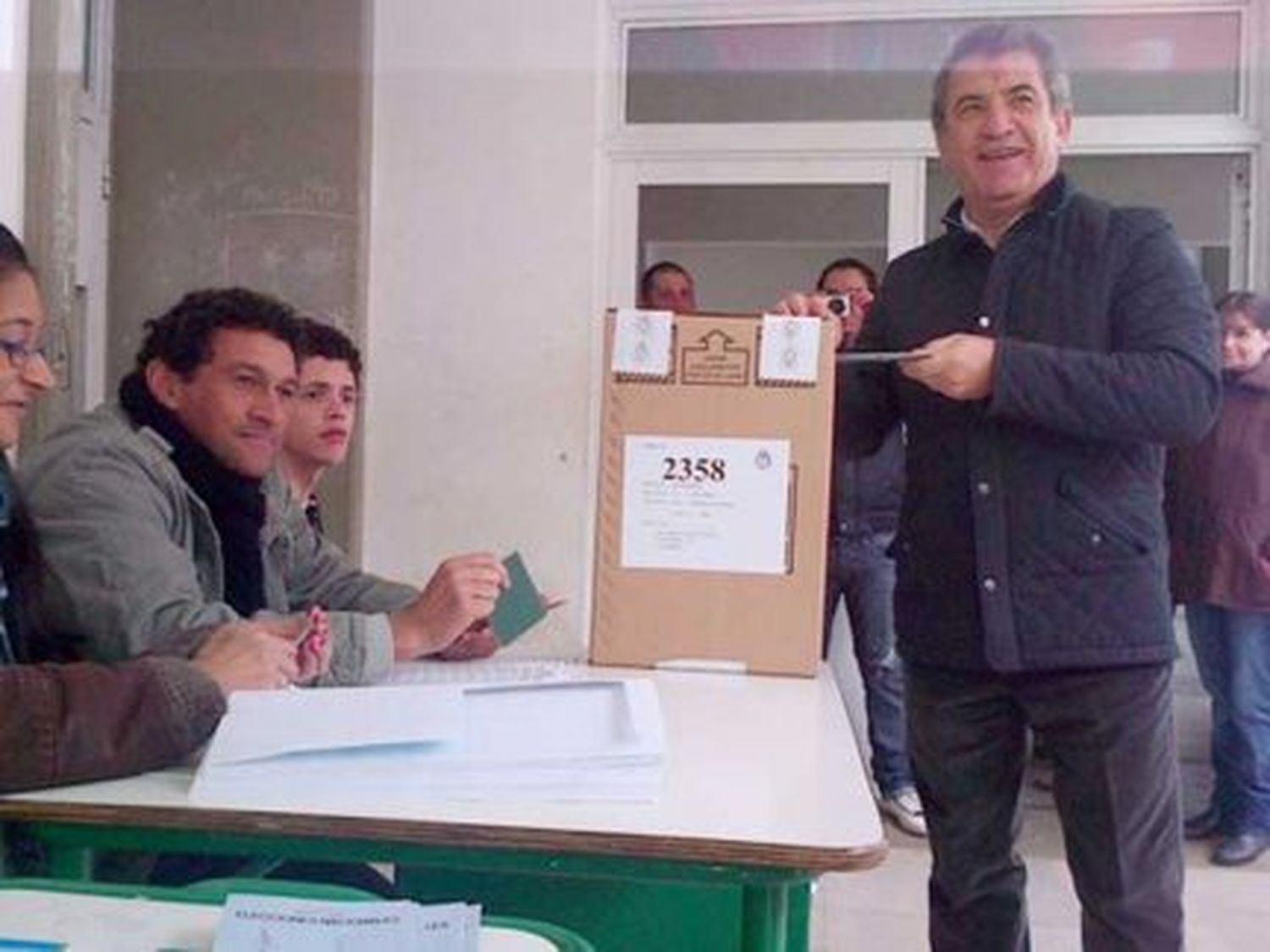 Urribarri esperará los resultados en Paraná, tras votar en Concordia