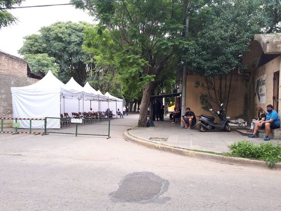 La vacunación contra el coronavirus no se suspende por lluvia