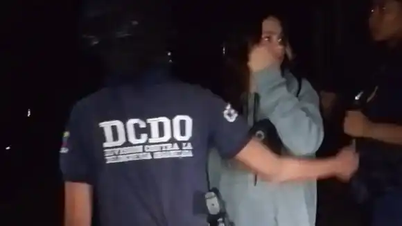 Excarcelaron a la tiktoker ASHLY AWAYS, investigada por instigación al odio, queda bajo régimen de presentación