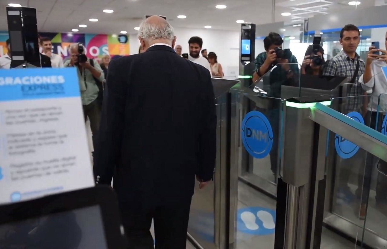 Inauguraron puertas biométricas para migraciones en el aeropuerto de Rosario