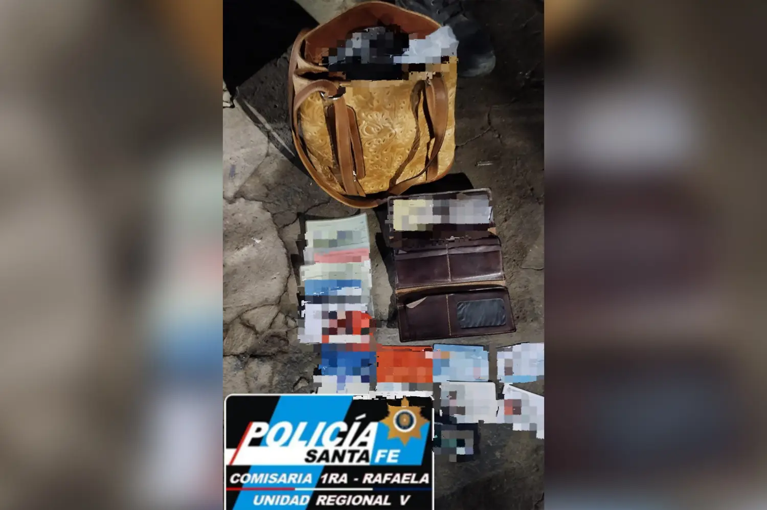 Dejó el auto estacionado y le robaron una mochila con documentación